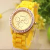 Relógios de pulso de luxo moda bens senhora genebra rosa ouro diamante liga de liga de silicone geléia relógio para mulheres presente de casamento