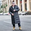 Мужские Parkas высококачественный меховой воротник с капюшоном мужчины супер большого пальто зима утолщение X-Long повседневная куртка плюс размер 11xL12x13x14xl15xl1