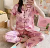 رسالة بيخاماس جديدة MS Designer Bath Robe Womens Silk Ladies Satin Pajama Lingerie Sleepwear Bath Bath Pjs Lightgown Tshirt Pant2918230