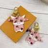 Luxury Pink Key Chain V Letter Print Cow Shape Flower Leather Car Fashion Men Women Lanyard Cutewallet Rope Chain Accessories With Box