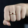 Commercio all'ingrosso color oro colorato baguette cz rosso verde blu bianco cubic zirconia aperto fascia regolata donne dito cupola anello