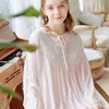 LongSleeved spetsstitching Nightdress Female Retro Sweet Princess Style Long Dress Loose Elegant Cotton Home Sleepdress T200429