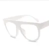 Негабаритные женщины солнцезащитные очки щит в форме роскошного дизайна Big рамка заклепок Sun Glasses Женщины UV400 Солнцезащитные очки Zonnebril Dames