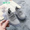 AOGT Springautumn Atmungsaktives Strickjunge Mädchen Kleinkindschuhe Infant Sneakers Mode weich bequeme Babyschuhe Erste Wanderer Y22487370