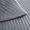 PHF Beauty Bed Covers And Bedspreads Velvet Queen King Bedding Set Luxury 3 Pcs Soft Lightweight Quilt Cover Grey Pink Silver 201021