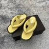 2022SS Spring Sandals de calcanhar transparente em estilo de obstrução Minimalismo Excelente sensação do vintage tamanho 35-40