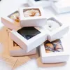 300PCS 3colors bianco / nero / marrone scatola di carta con finestre in pvc imballaggio scatole di favore di nozze Gift Box pane biscotto del biscotto Holder Materiali di cottura