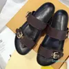 Mode-Designer Hausschuhe Luxus-Folien Männer Sommer Gummi Sandalen Strand Rutsch Rubriken Hausschuhe Indoor Schuhe