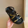 2022luxury skor Kvinnor Sandaler Sandaler och tofflor Berömda Brand Casual Fashion Sommar Early Spring Tjock-Soled Slitstarkt H