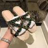 Con la scatola 2020 Slides Summer Luxury Designer Beach Sandali piatti da interno Pantofole Infradito da casa con sandalo Spike mh190528