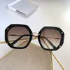 940 Solglasögon Kvinnor Fashion Polygon Frame Summer Style Mixed Color Frame Populära toppkvalitet UV -skyddslins kommer med paket 265m