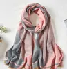 Storlek Kvinnor tryckt broderi Scarf Silk Winter Print Foulard Satin Square Head Scarves Women Luxury Designer Shawls Ship2381665