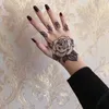 10 Stücke wasserdichte temporäre Tattoo -Aufkleber Hand Blume Rose gefälschter Blitztattoo Arm und Fuß Rücken Körper Kunst Mädchen Frau M7083367