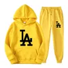 Sätter tracksuit män höst vinter hooded sweatshirt drawstring outfit sportkläder manliga pullovers sweatpants två stycken löpande kostym y1221