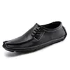 Nouveaux hommes non-marques doux pois paresseux chaussures blanc noir gris marron mode extérieure pédale en cuir à la main baskets décontractées