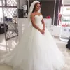 Prinzessin-Ballkleid-Hochzeitskleider, applizierte 3D-Blumenblumen, Spitze, herzförmiger Träger, trägerlose Brautkleider, Rücken-Schnür-Hochzeitskleid in voller Länge