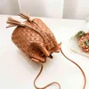 Petit sac d'été tendance style étranger pour femmes, sacoche polyvalente à une épaule, sac seau tissé rouge en filet 032