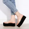 Kadın Sandalet Platformu Ayakkabı Yüksek Topuk PVC Yaz Terlik kadın Plaj Slaytlar Renkli Baskı Bayanlar Sokak Moda Ayakkabı 2020