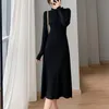 Solowoman Rahat Elbiseler Sonbahar Kış Zarif Beyaz Ince O-Boyun Uzun Kollu Örgü Elbise Kadın Siyah MIDI Uzunluk Kazak Vestido Kadınlar Bir Line Jumper