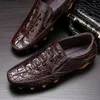 Męskie buty na dorywczo prawdziwej skóry mężczyźni krokodyla Silp na trampki jazdy kawa miękki dziennik grochu lato buty męskie czarne 2020 lj201023
