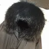 Gute Qualität Mukla Pelze schwarzer Fuchsfell aus schwarzen langen Parkas Schneejacke hält warme Frauenmäntel