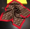 Sciarpa di seta da donna di alta moda Sciarpa di moda con lettera Fascia per capelli di marca Sciarpa piccola Accessori per foulard variabili Regalo di attività