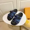 5A - тапочки дизайнерские тапочки кожаные сандалии сандалии 2 ремня с регулируемыми золотыми пряжками мужчины Летние шлепки имеют размер коробки 38-45AAAA
