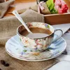 Creatieve pompoenverlichting Ontwerp Coffeware Sets Bone China Europese luxe koffiekopje en schotel met verguldengreep voor paar cadeau