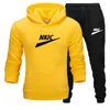 Tuta da uomo Pullover con cappuccio Pantaloni della tuta Tuta sportiva Casual Jogger Abbigliamento sportivo 2 pezzi Set da uomo in pile Streetwear