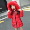 Дети зимняя куртка девушки одежда хлопчатобумажная верхняя одежда детская теплая буква толстый меховой воротник с капюшоном длинные пальто с капюшоном 201102