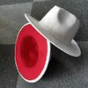 トレンド外側の白い内側の赤いパッチワーク女性人工ウールフェルトフェドーラ帽子の女性フラットブリムパナマトリルビーパーティーハット60 CM6129182