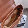 Женская сумка из натуральной кожи Коричневая сумка Дизайнерские сумки Саржа Маленькая цепочка для хлеба Сумки на плечо для девочек Женская наклонная высокая Q305e