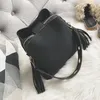 2021 neue Mode Peeling Frauen Eimer Tasche Vintage Quaste Umhängetasche Hohe Qualität Retro Schulter Einfache Umhängetasche g301P