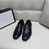 Homens clássico de Venda Hot Dress Shoes Mens couro genuíno Wedding Party Flats Masculino grife Oxfords formais Tamanho 38-44