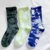 Nyaste Tie Dye Crew Trycksockor Street-style tryckta bomull långa strumpor för män Kvinnor Höga strumpor