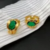 Design de niche européen et américain Highend Inralide Emerald Ring Femme Personnalité de mode exagérée