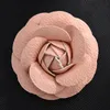 Otros accesorios mujer calidad cuero Camelia flor broche alfileres mujeres traje suéter camisa Pin broches hechos a mano DIY