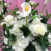 装飾的な花の花輪の結婚式の人工的な中心部の装飾のためのフォーラルスタンドの家の装飾テーブルの花配置の装飾