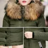 Jaqueta de inverno Mulheres com capuz de peles com capuz com casaco longo de algodão acolchoado, mulheres quentes, espete jaqueta feminina Inverno 201210