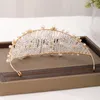 Parel Vintage Goud Kleur Hoofddeksel Handgemaakte Crystal Tiara's en kronen Bruids Diadems voor Bruiloft Haaraccessoires Haarbanden J0121