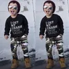 Kleidung Sets Baby Boy Casual Sport Anzug Kleidung Kleinkind Kinder Brief T Shirt Langarm TopsCamouflage Hosen Outfits Set5911526