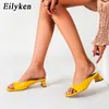 Eilyken 2020 nouvelles mules dames chaussures talons bas mode unique impression en cuir pantoufles d'été en plein air Peep Toe sandales de créateur X1020