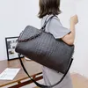 Borsoni sportivi Borsa da viaggio con stampa coccodrillo alla moda Borsa versatile di grande capacità Borse a tracolla per fitness monospalla in pelle premium per il tempo libero