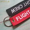 Schlüsselanhänger 20 PCs Rot FLIGHT CREW Schlüsselanhänger Mode Schmuckstück Telefonband Schwarze Stickerei Für Luftfahrt Geschenk Auto Schlüsselanhänger Großhandel Miri22