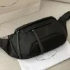 tasarımcı siyah çapraz vücut çantaları