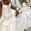 Africano Plus Size Abiti da sposa a sirena vestido de novia 2021 Satin Ruffles Cathedral Train Pizzo Abiti da sposa di lusso in cristallo