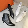 Dunne Hoge Hak Vrouwen Enkellaarzen Sexy Cross-Tied Lace Up Solid Black White Point Teen Herfst Winter Cowboy Laarzen Vrouw Schoenen 210520