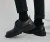 2024 Nya casual snaker modeskor 2023 lyxdesigner kvinnor sneakers mens vit svart plattform män kvinna klänning skor tränare