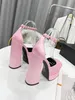 Sandali Firmati Platform Impermeabili Tacco Alto Personalizzato Satin Catwalk Design Platform Tacco Doppio Cinturino Alla Caviglia Decorato Con Strass