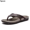 Slippers Ngouxm Zomer Big Size Youth Mannen Massage Non-Slip Cool Buiten Flip Flops Ademende Dik-Soled Teen Sandalen 220302